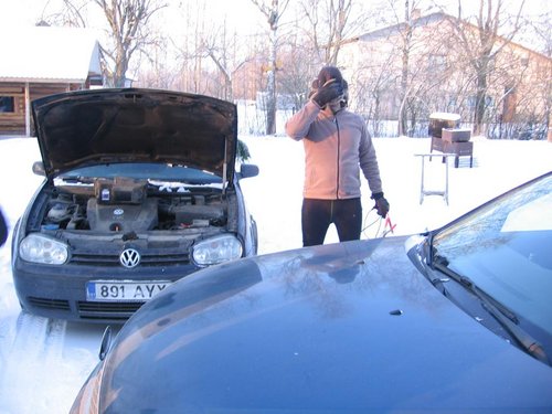 Водила взопрел уже, а он и не пых