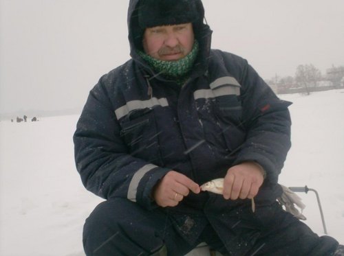 001.JPG (47.67 КБ) 3695 просмотров Генадий,удачно переместился вслед за Игорем,я им немножко рыбку попужал,но надеюсь они меня простят.Потому,как по их признаниям мои лунки тож не пропали зря.