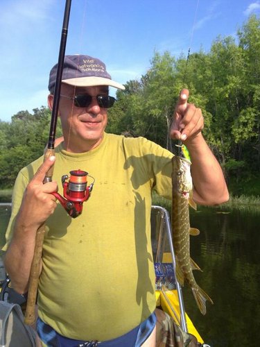 Щучка на воблер 05072012.jpg (67.09 КБ) 1538 просмотров Досталось бедняжке от острых крючков... съедена в тот же вечер.