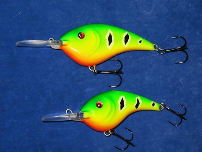 У первого длина 8,5 см без лопасти, вес 19 грамм.<br />У второго 7 см , 15 грамм.