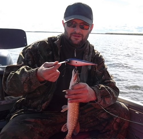 ..интересно, на что он рассчитывал, или большому куску рот радуется :-))