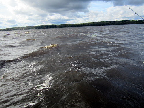 Малость задувает!