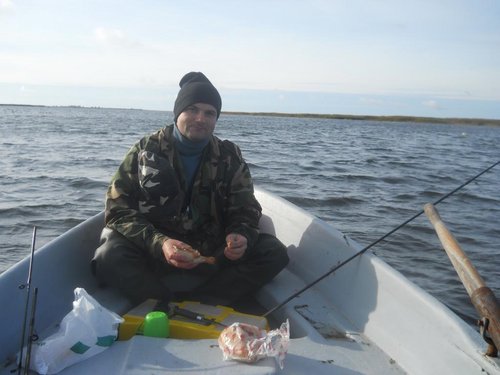 DSCN0468.jpg (74.69 КБ) 12240 просмотров Затишье в клеве-можно и перекусить....