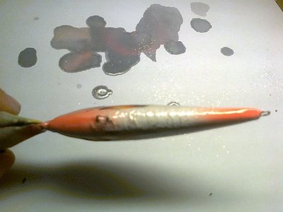 белую подняло, а где покрашено поверху белой ф.оранжевым там нормально... нифига непонимаю?