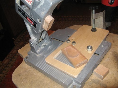 IMG_0003.JPG (96.26 КБ) 2052 просмотра Ближе. Матрица вынута, лопасть, для наглядности, уже готовая лежит