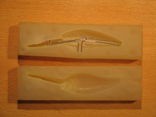 Instant vobblers 24-01-2014-0804.JPG (68.65 КБ) 3997 просмотров Форма несимметричная, одна из ее половинок глубже, чтобы вместить каркас