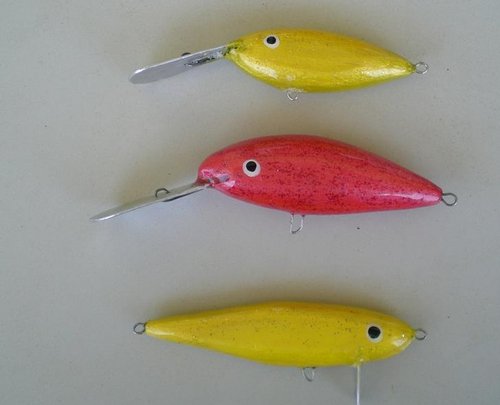 CIMG6049-kl.JPG (30.1 КБ) 3188 просмотров сверху вниз. 1. 9,6гр, 65мм 2. 14,7гр, 80мм 3. 11,7гр 90мм. все плавают