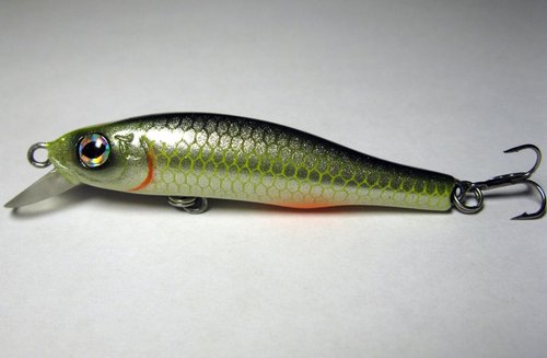 IMG_1953.jpg (77.93 КБ) 2924 просмотра 60мм, тонущий 4,4 гр. петельки (в виде восьмерки) вклеены. Своя игра получилась неочень выразительная, буду дергать.