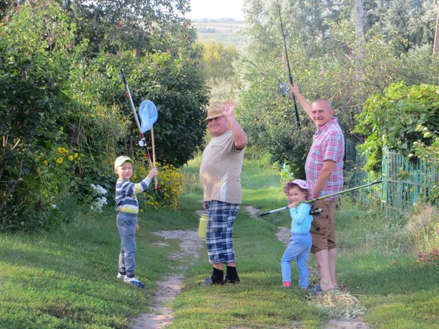 IMG_1933.JPG (186.17 КБ) 3815 просмотров на рыбалку с дедушками